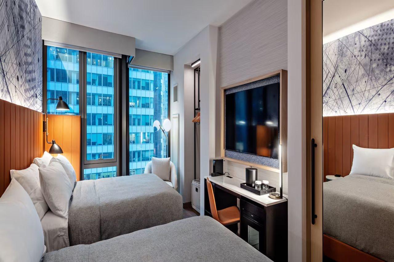 نيو يورك Doubletree Suites By Hilton Nyc - Times Square المظهر الخارجي الصورة